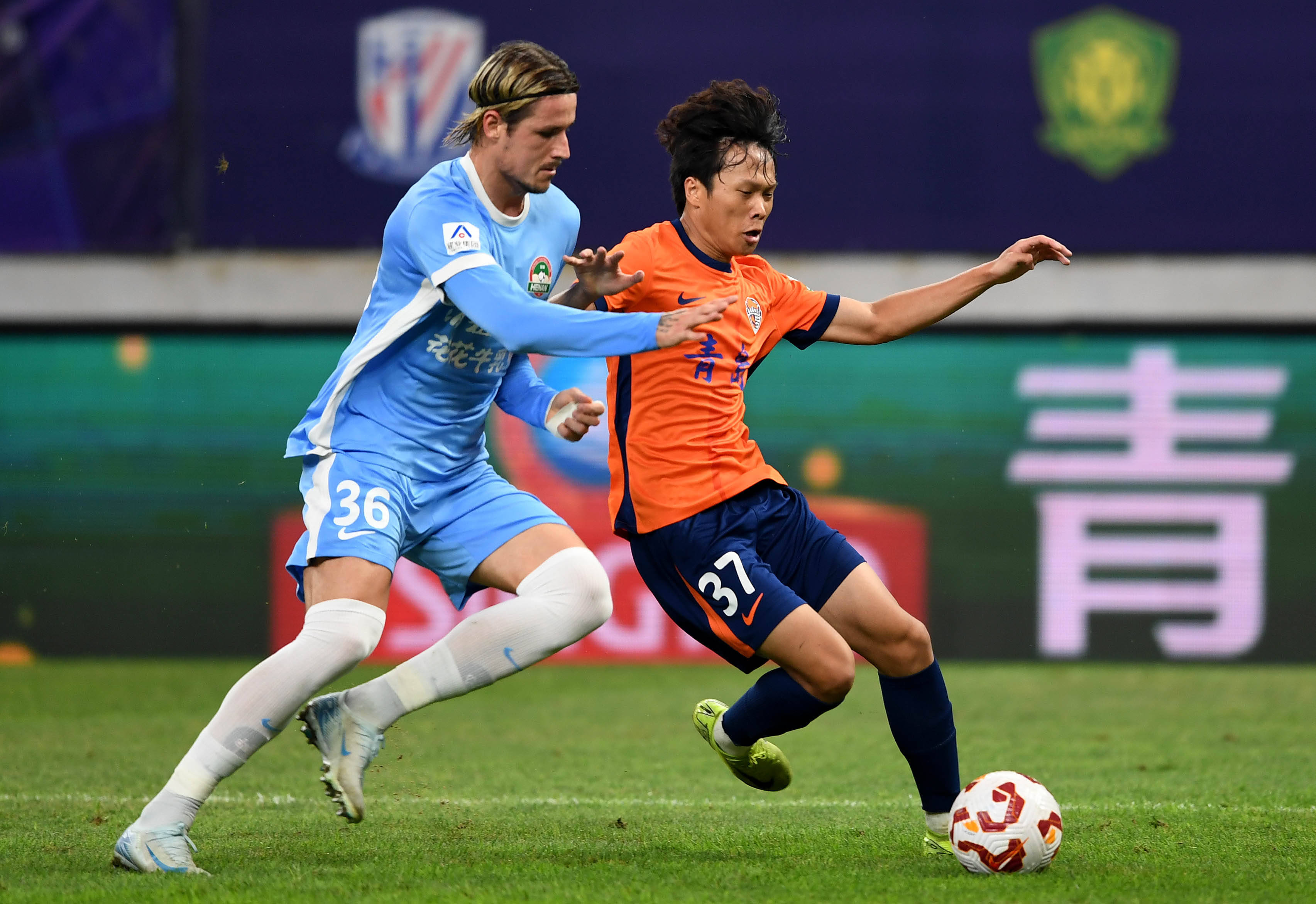 劳塔罗对阵尼科·帕兹：国际米兰与科莫，圣西罗上演争夺欧洲之路的巅峰对决