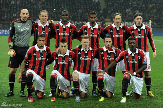 西蒙斯：绝对无意伤害国家队队长范戴克，对我的错误表示道歉（西蒙斯：绝无伤害国家队队长范戴克之意，为失误致歉）