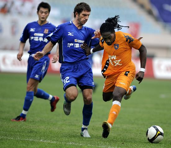 前热火助教爆料莱利曾威胁某超级球星：宁可以交易你也不解雇他