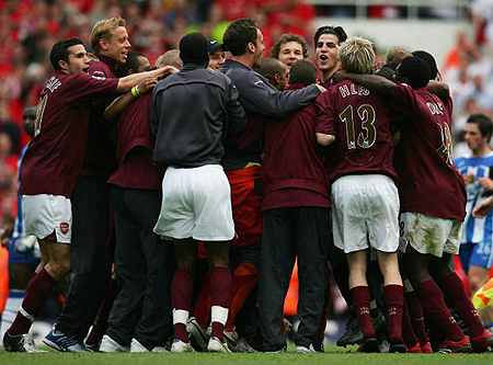 邮报整理C罗豪车收藏：有多辆布加迪，最贵的车价值850万英镑