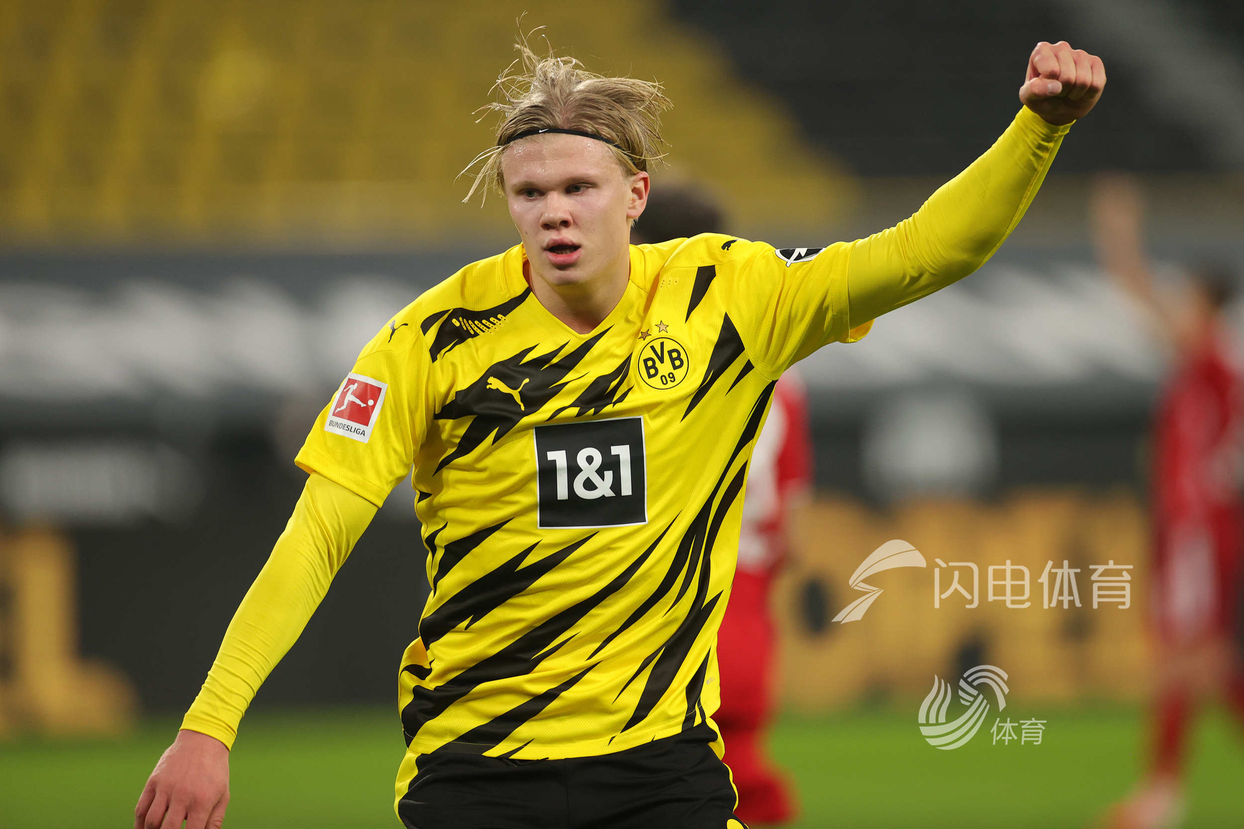 足球报：郑智接手青岛西海岸可能性最大，黄博文有望进教练组（足球报：郑智执掌青岛西海岸呼声最高，黄博文或将加入教练组）