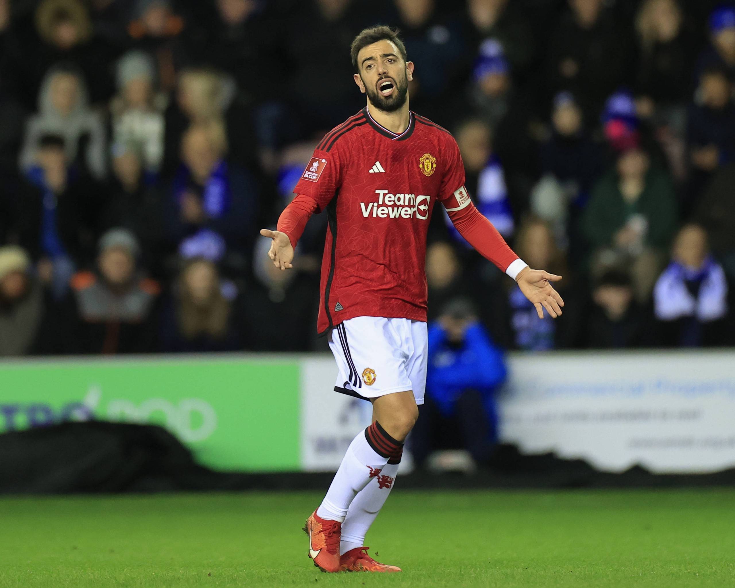 广东大胜后3喜1忧！杜锋终于开窍，王洪泽接班二飞，杜润旺退化