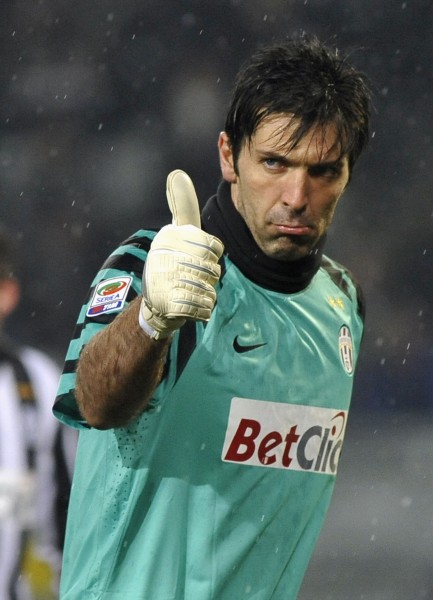 TA分析3-4-3阵型：从链式防守到战术万花筒，攻守易形的现代解法