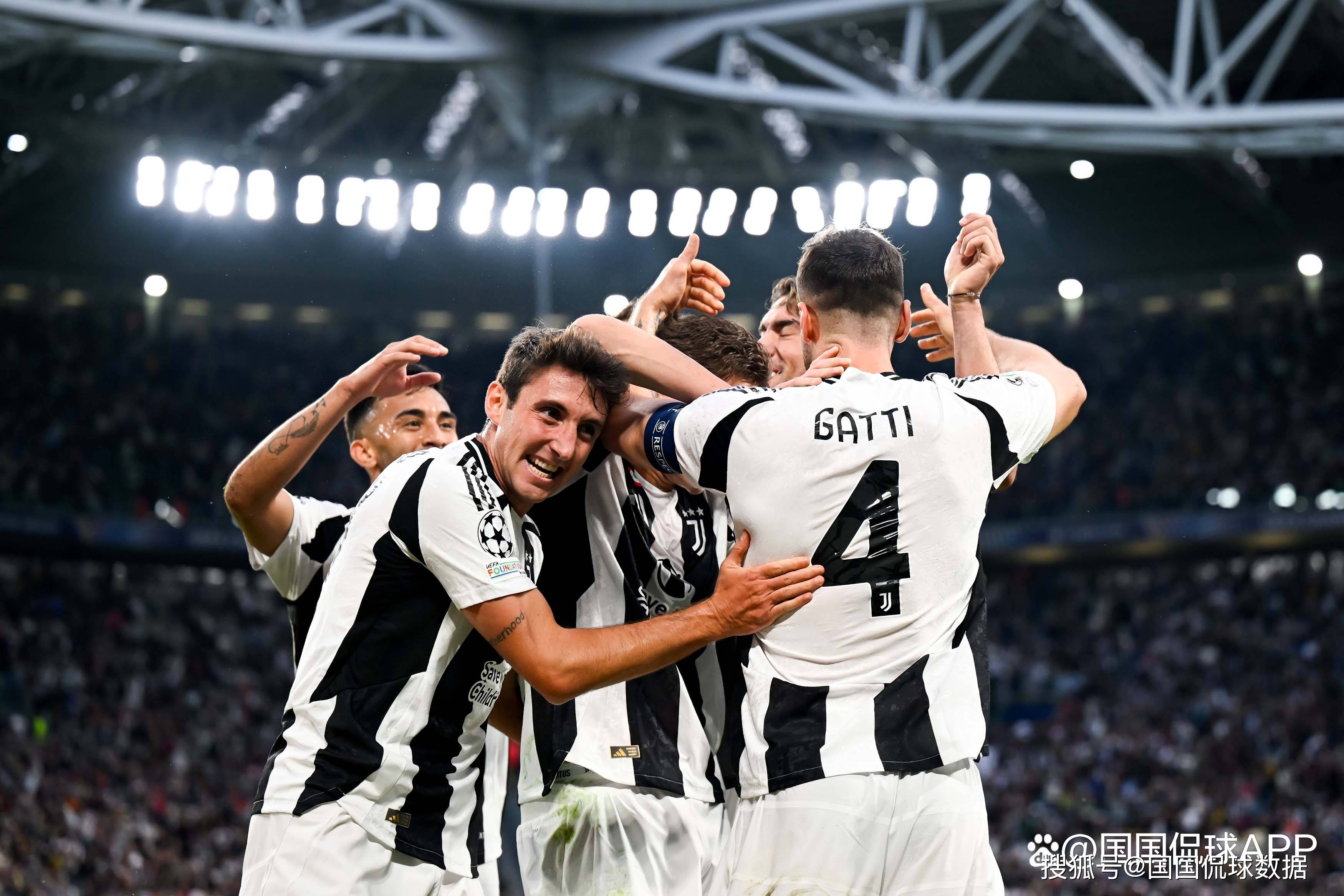 篮球篮网球队内部训练赛完成